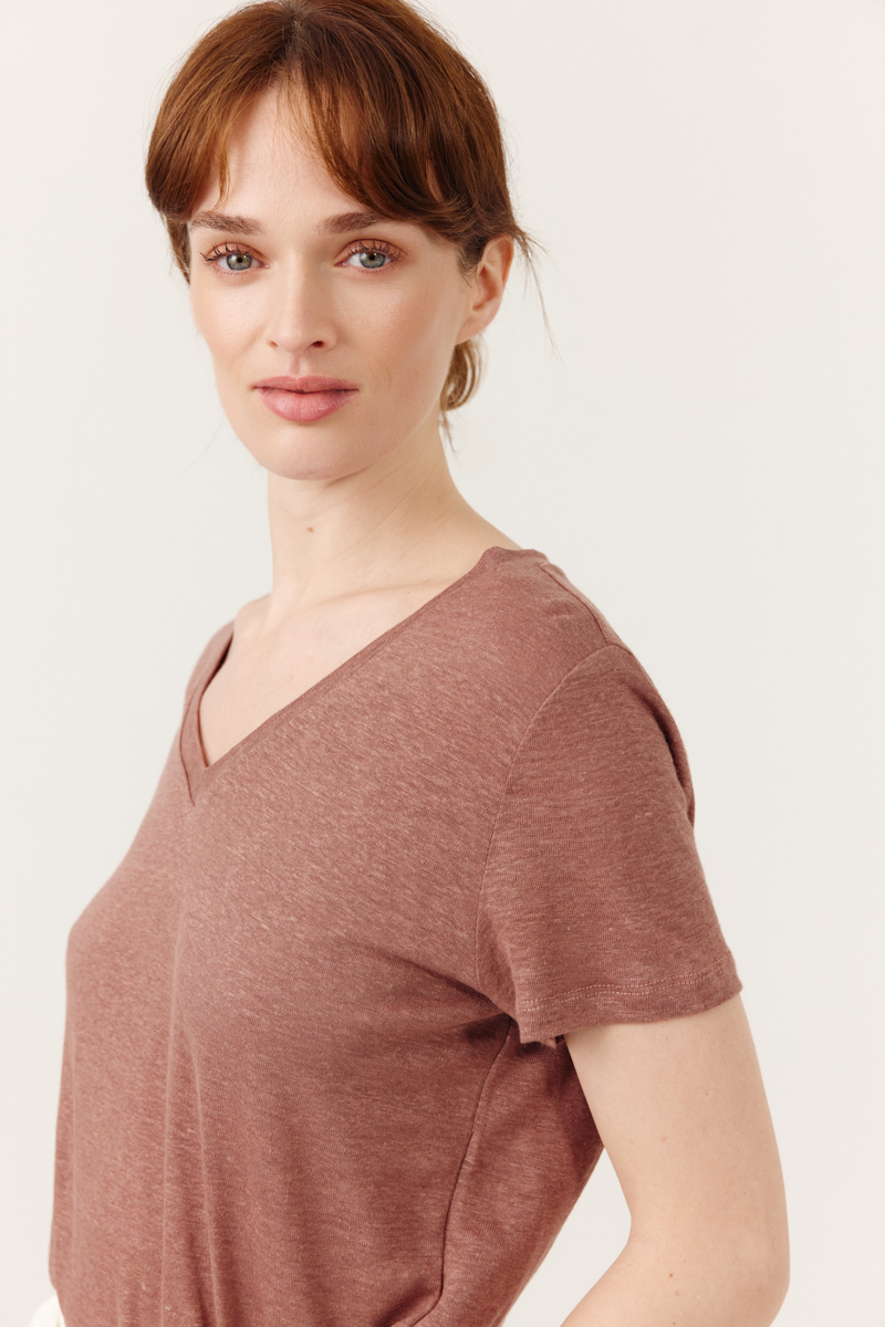 CAMISETA DARLA COLOR MARRÓN CLARO 2